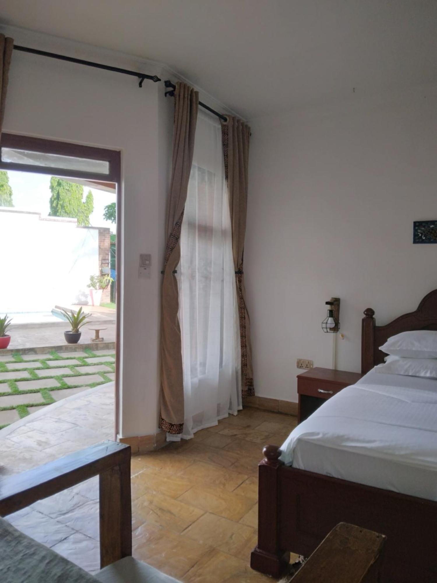 Sprunger Avenue - Tulia Homes *