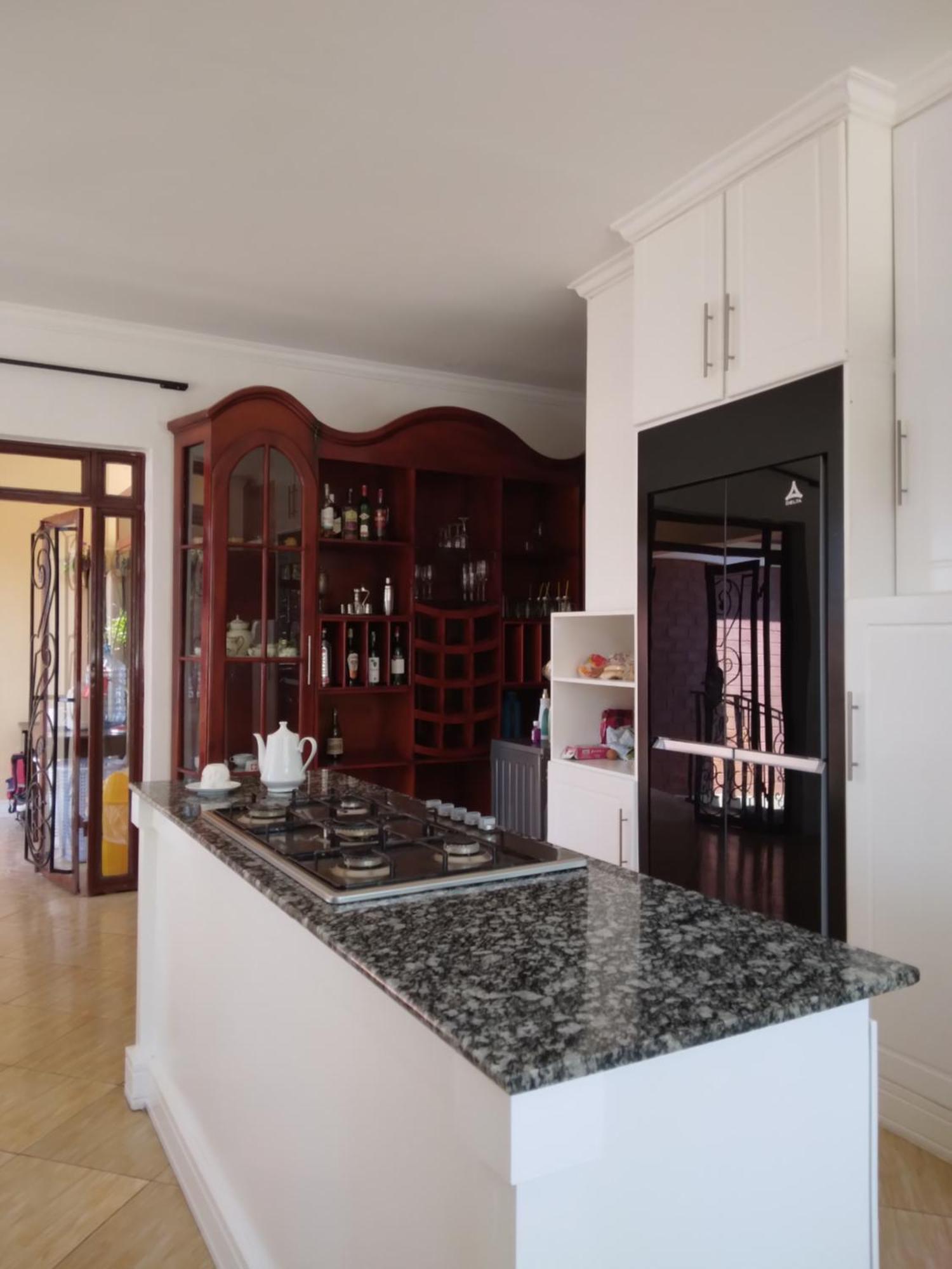Sprunger Avenue - Tulia Homes Bed & Breakfast Moshi