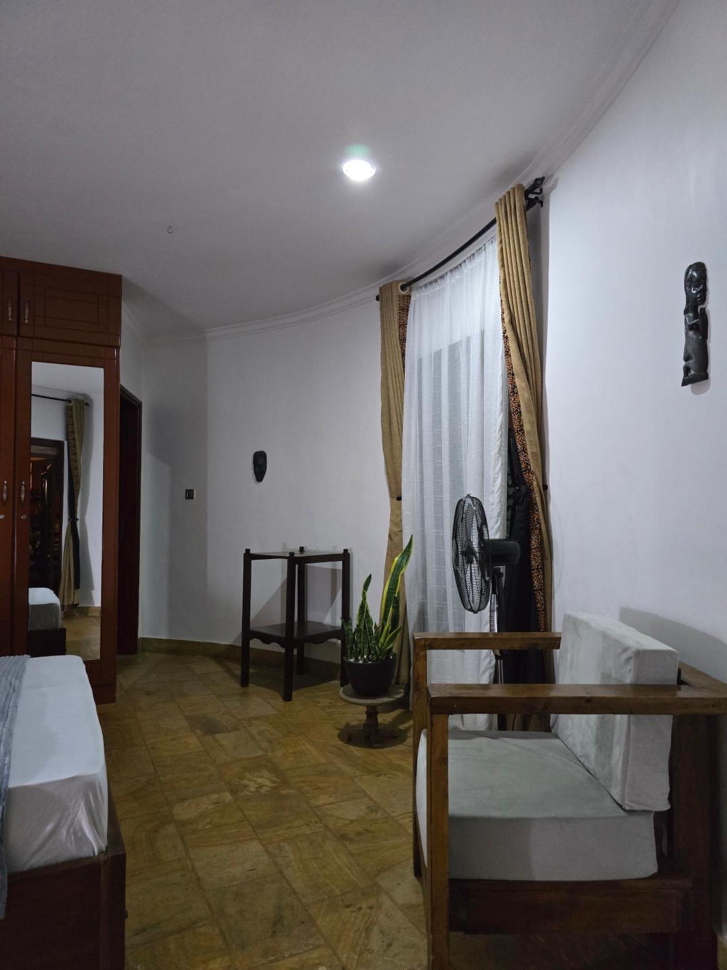 Sprunger Avenue - Tulia Homes *
